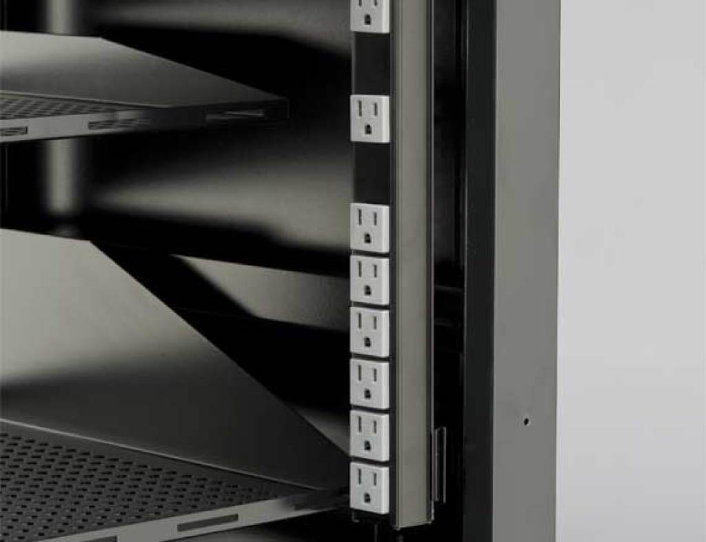 Multiprise pour rack Sanus Component Series