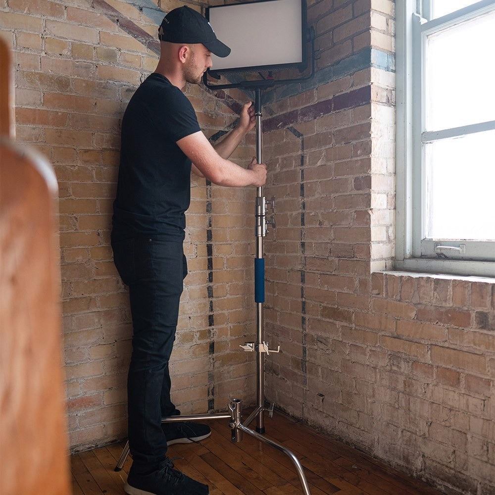 Support en C en acier inoxydable avec revêtement noir Savage