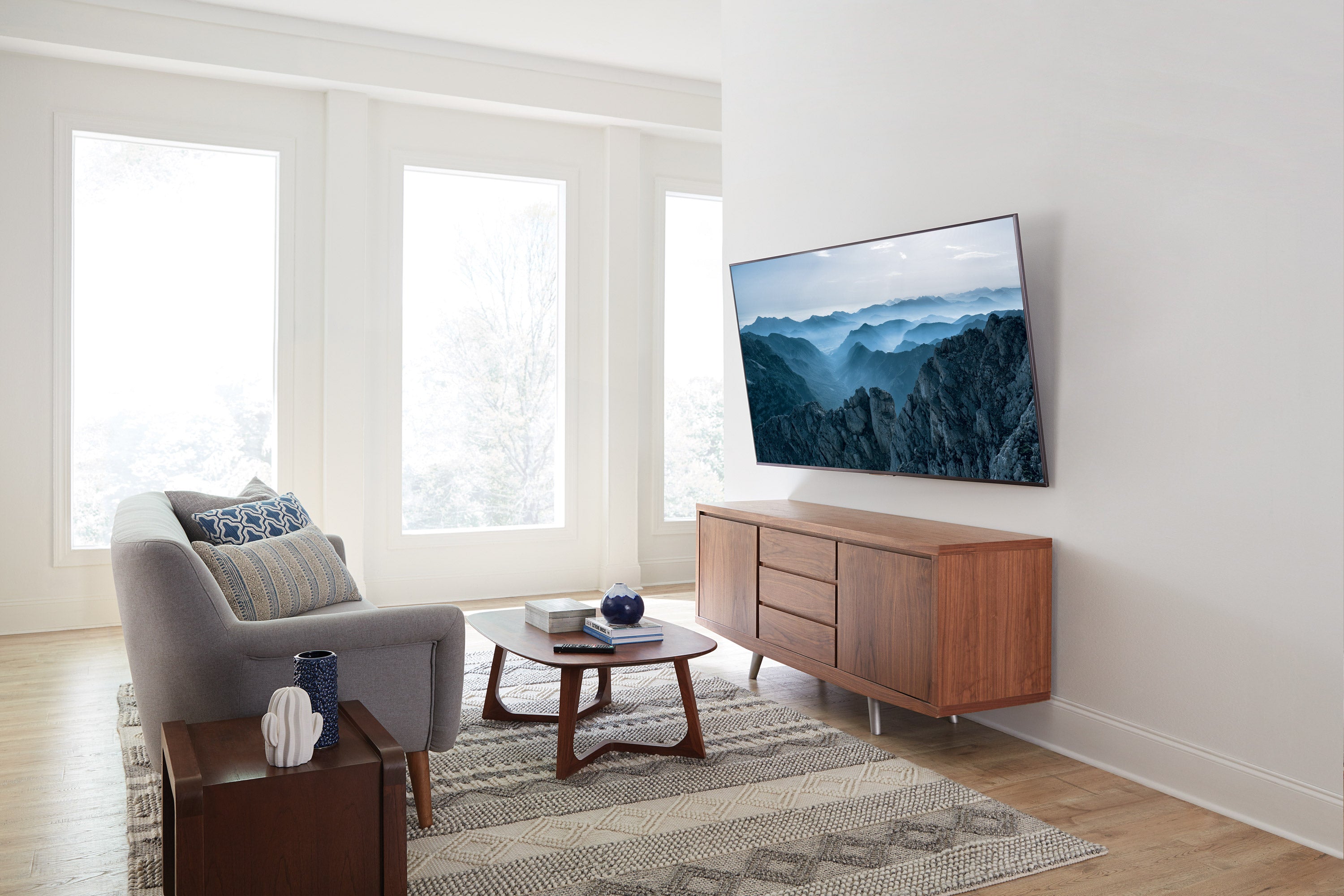 Support TV 4D inclinable avancé Sanus Black Series Large