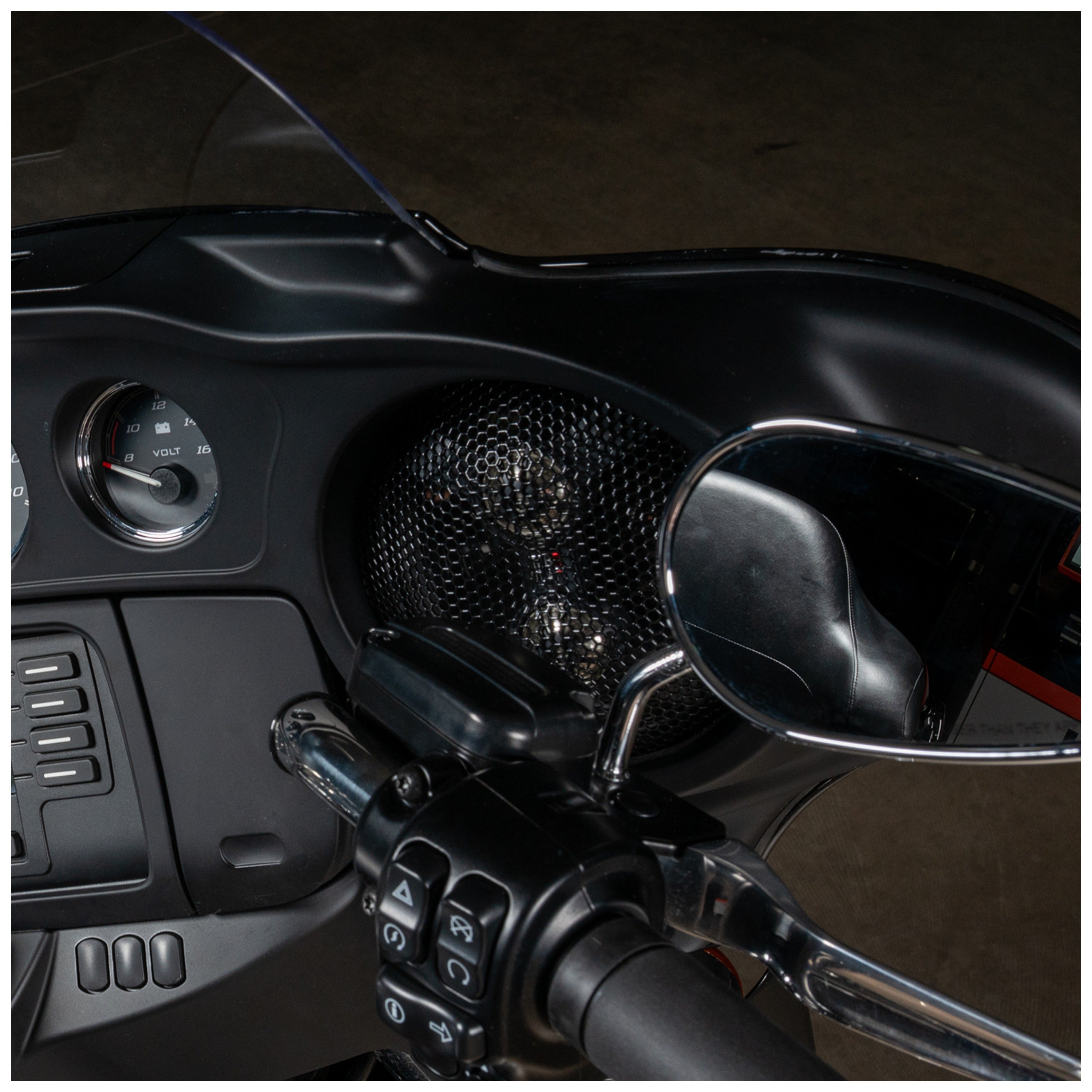 MB Quart HC1-116DT 6.5" 3-Way 2 Ohm Coaxial Speaker System for Harley-Davidson - Directly Upgrades the Front Speakers.