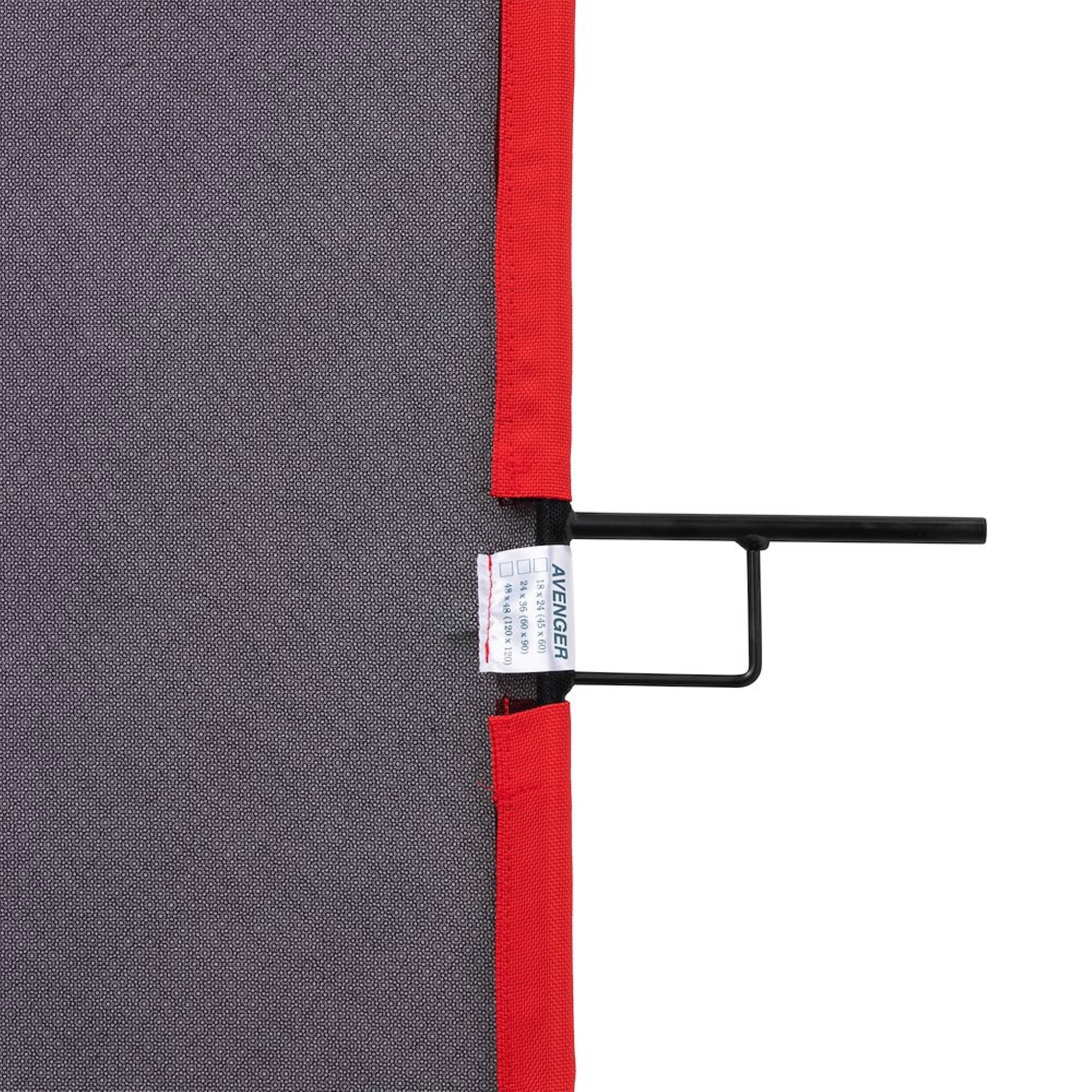 Avenger 48 po x 48 po Double Scrim Noir