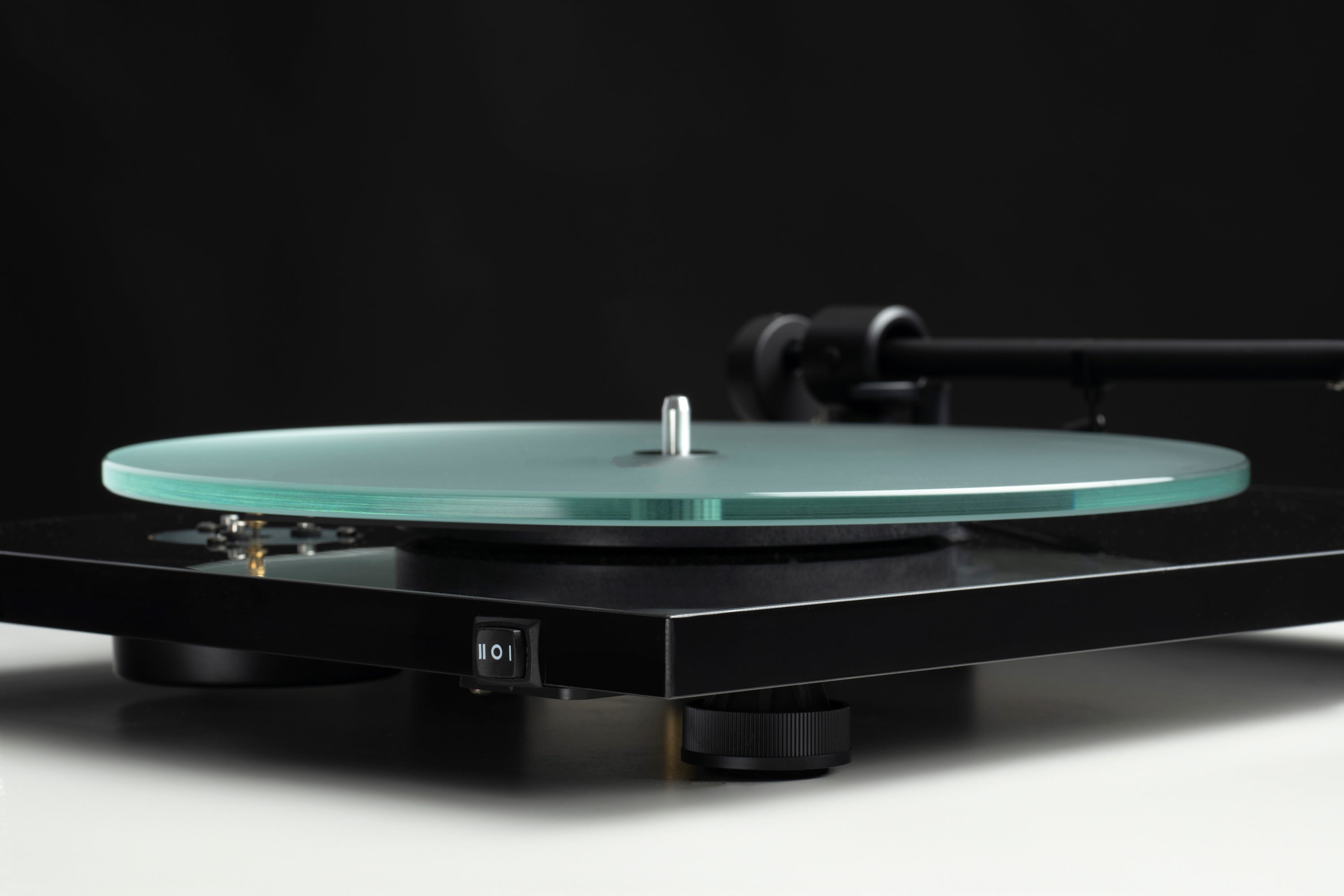 Pro-Ject T1 EVO Phono Turntable (OM10)