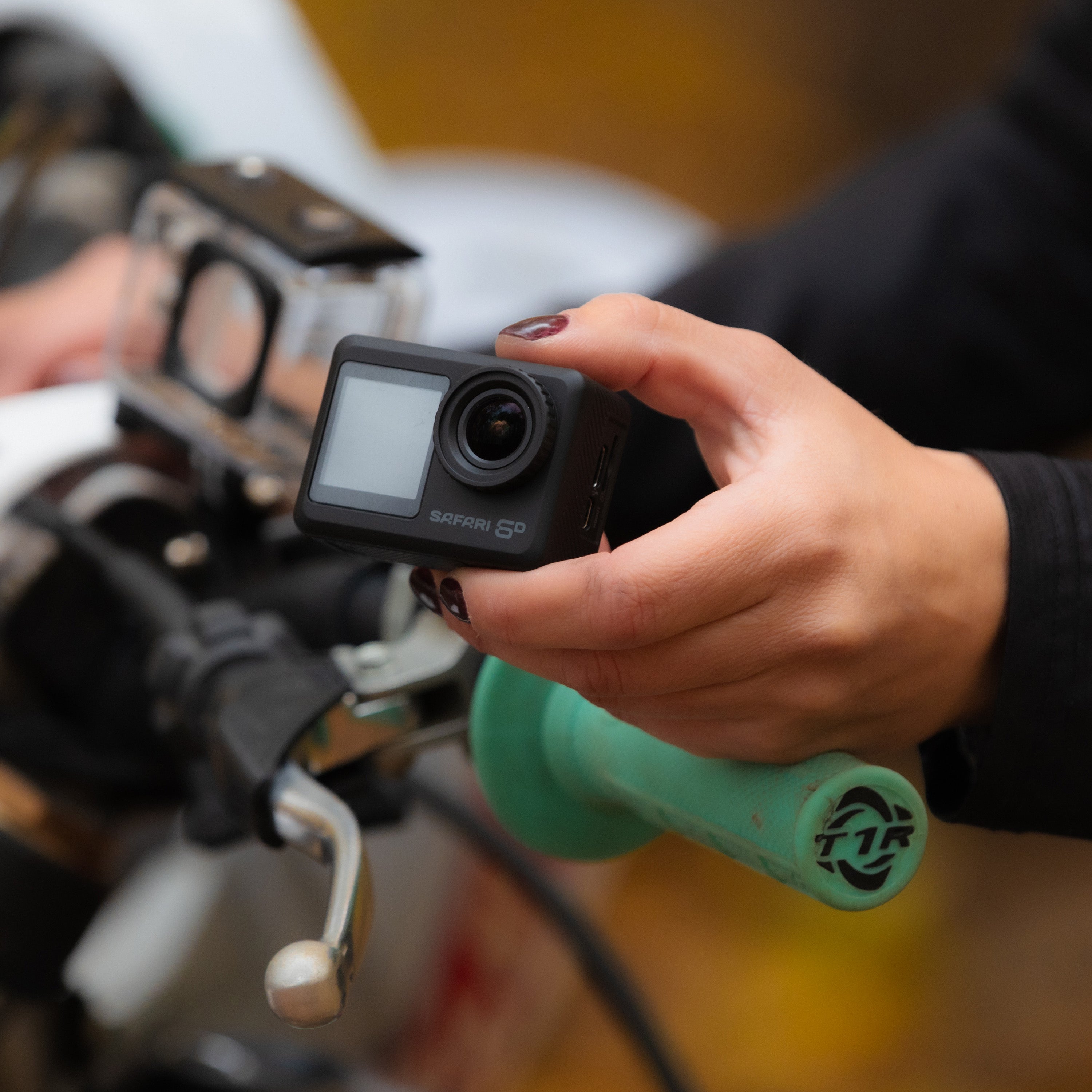 Safari 6D Dual Screen Real 4K Action Camera Kit