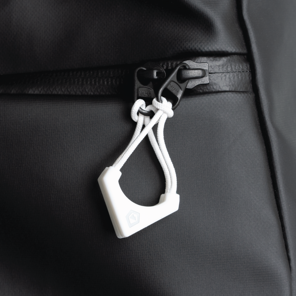 WANDRD WORRYLESS® Locking Zipper Pullers