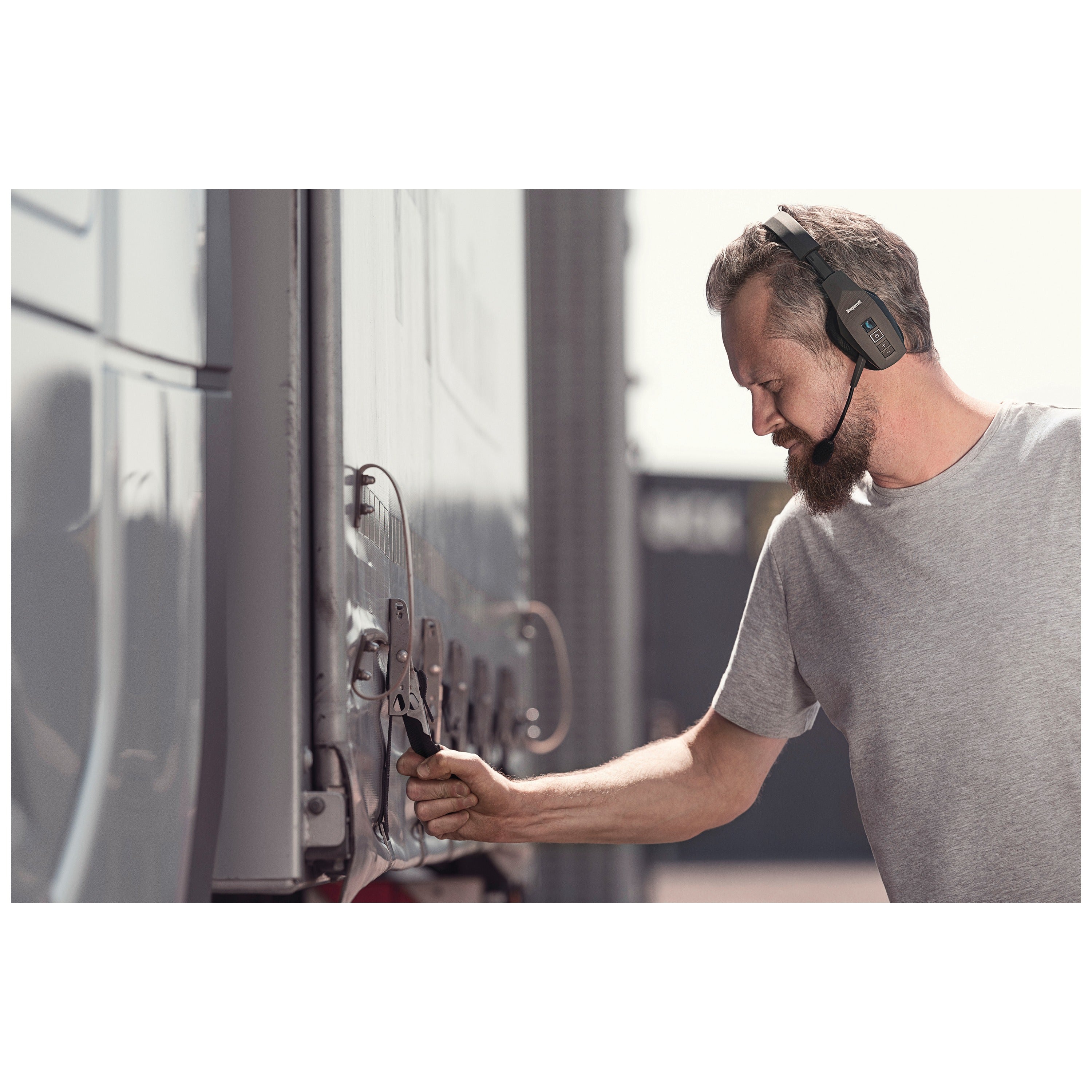 BlueParrott B550-XT 100% Voice-Activated Noise-Cancelling Bluetooth® Headset