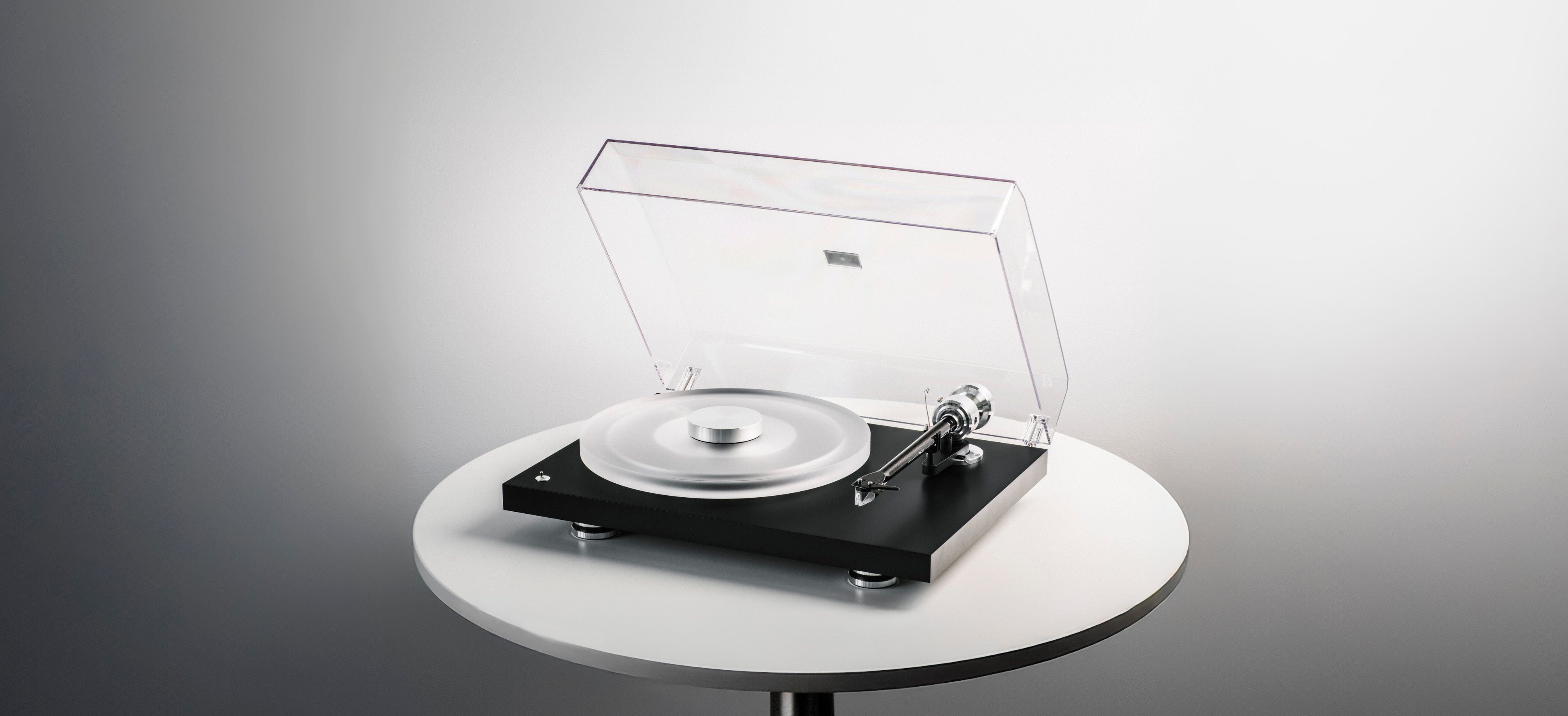 Pro-Ject Debut Reference 10 Turntable