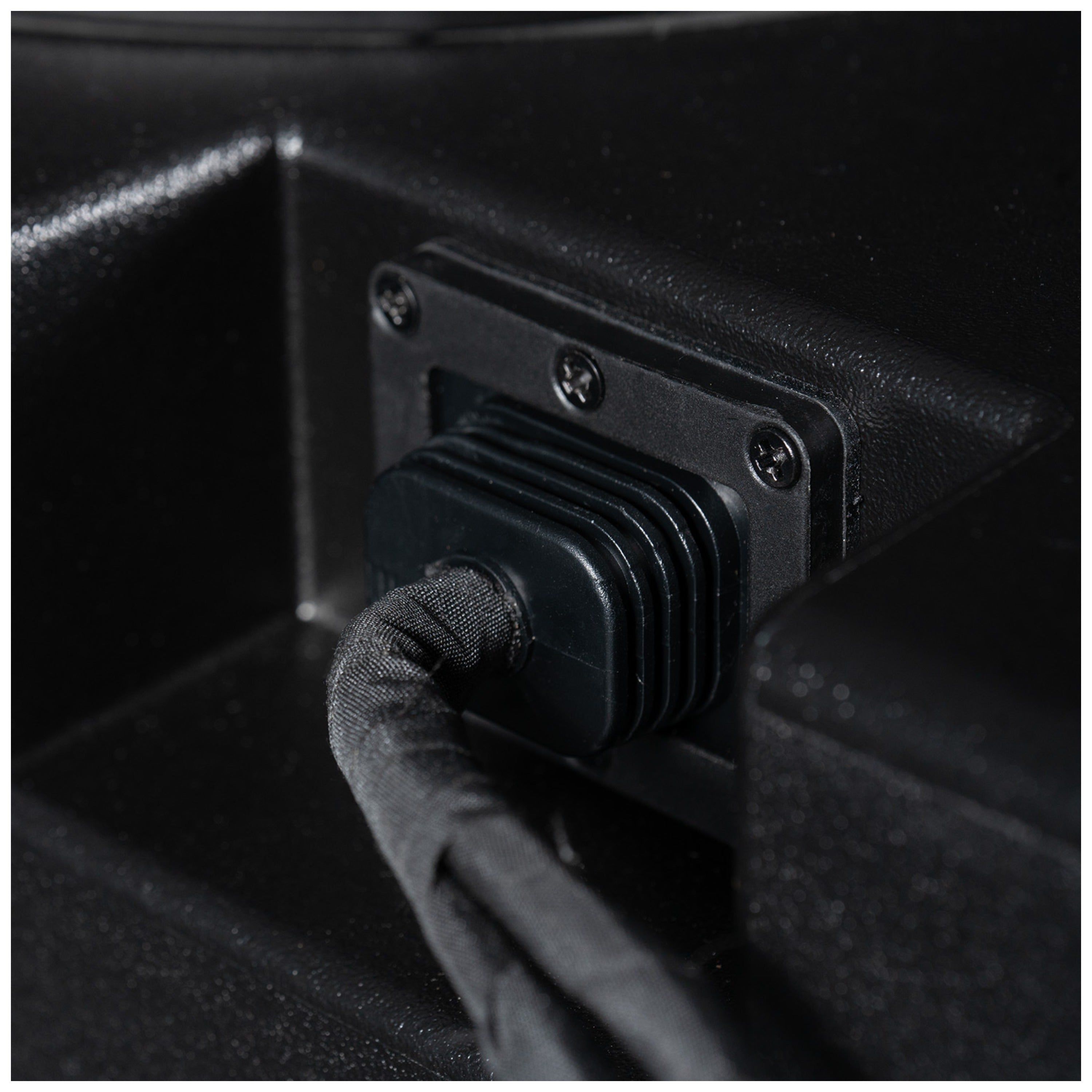 MB Quart MBQD-SUBA-1 Can-Am Defender - Dual 10-inch subwoofer audio system with 400-watt amplifier