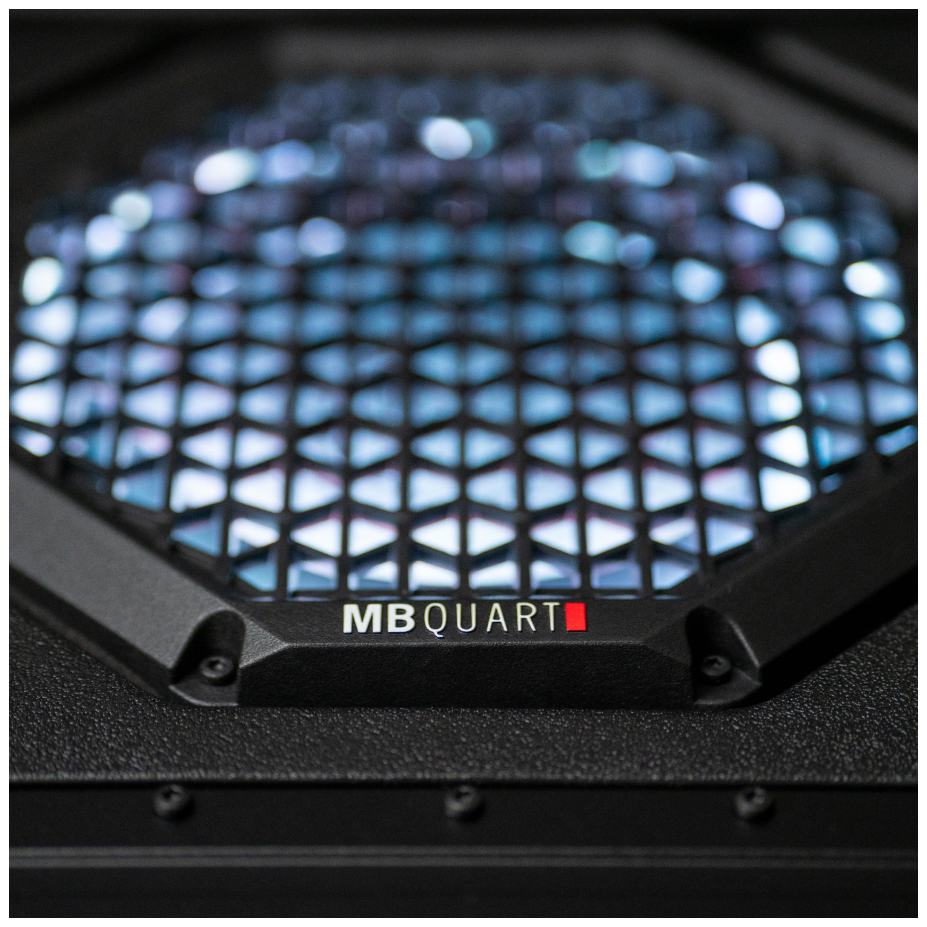 MB Quart MBQRG2-S7R 500-watt Ranger audio roof with a dash-mounted GMR7V1 source unit