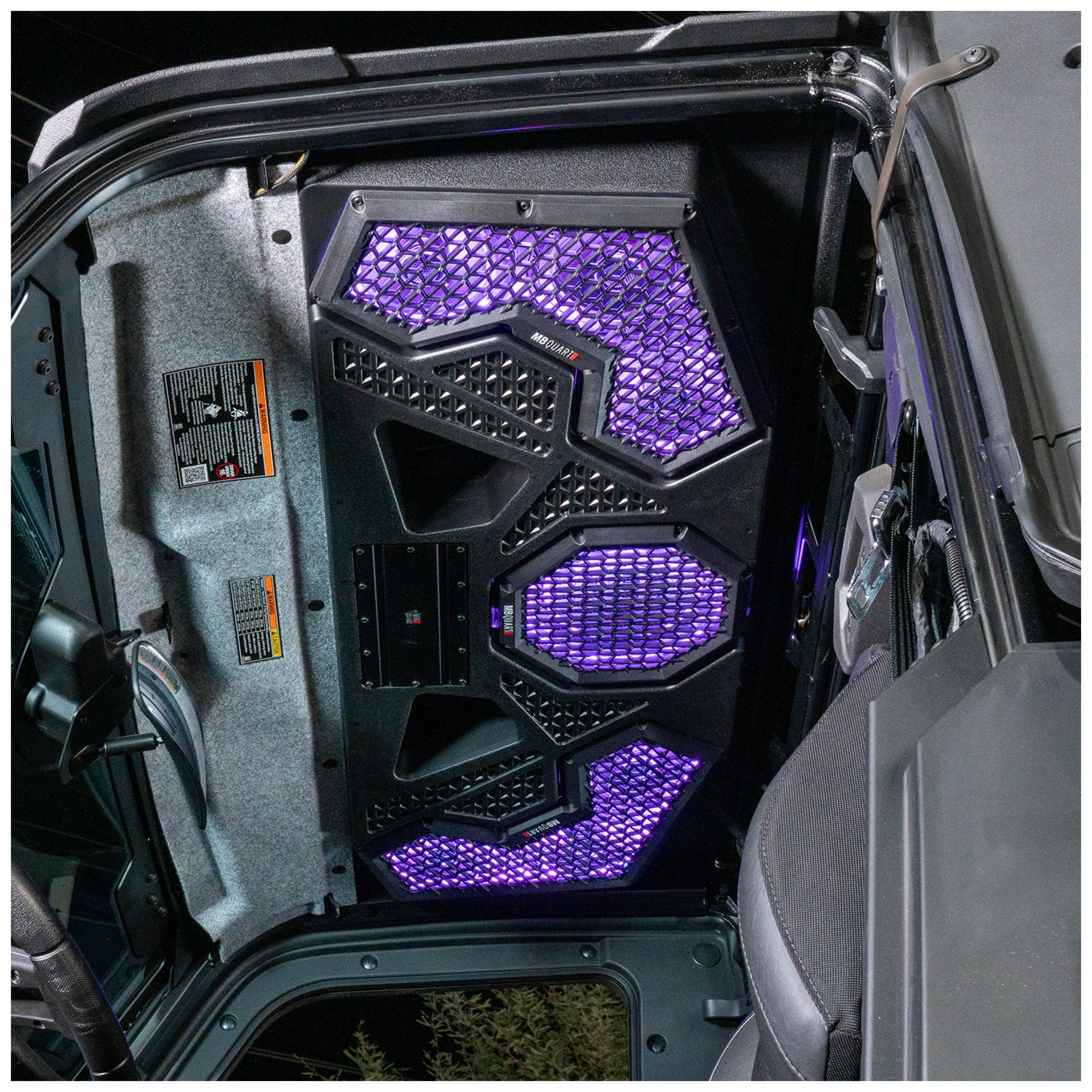 MB Quart MBQRG2-S7R 500-watt Ranger audio roof with a dash-mounted GMR7V1 source unit