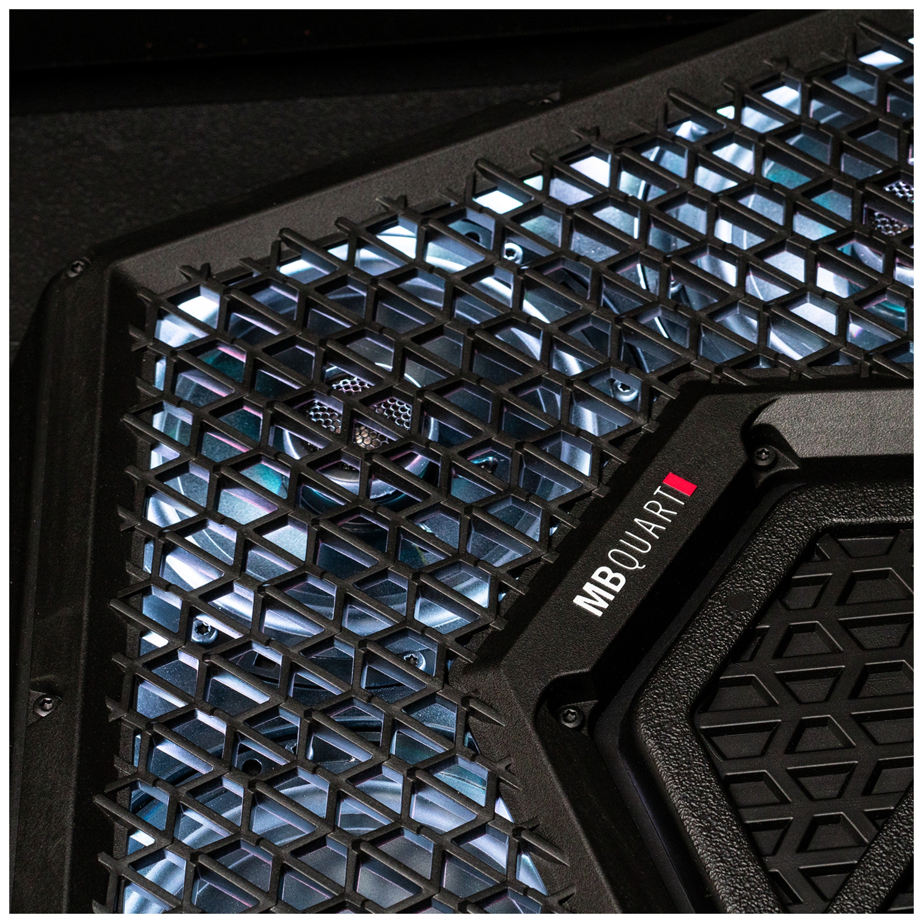 MB Quart MBQRG4-S14R 1000-watt Ranger audio roof with a dash-mounted GMR7V1 source unit