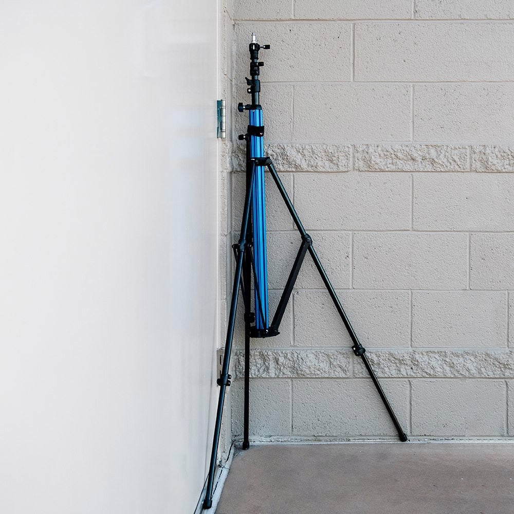 Savage 6’ Multiflex Light Stand