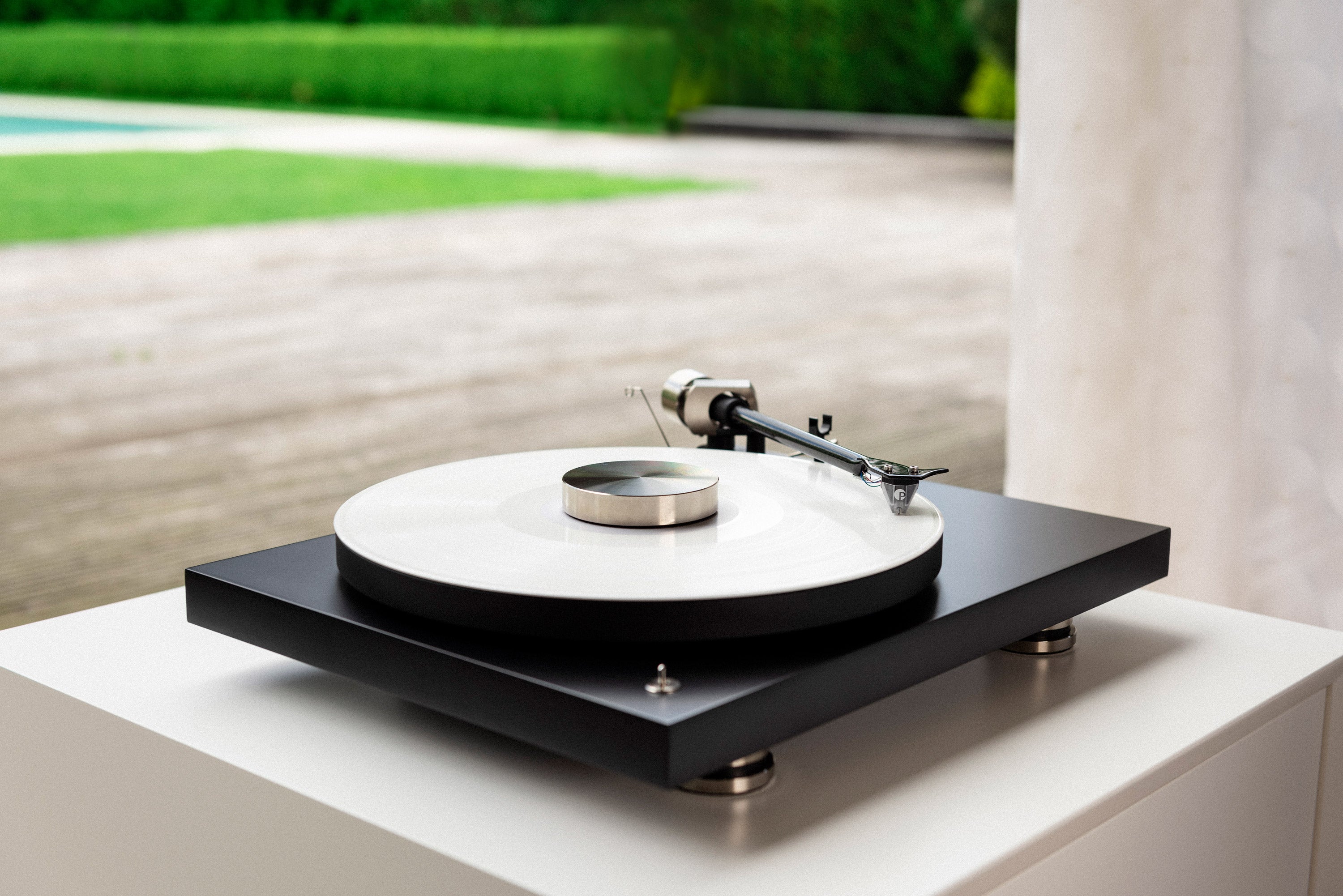 Pro-Ject Debut Pro Turntable (Pick It Pro)