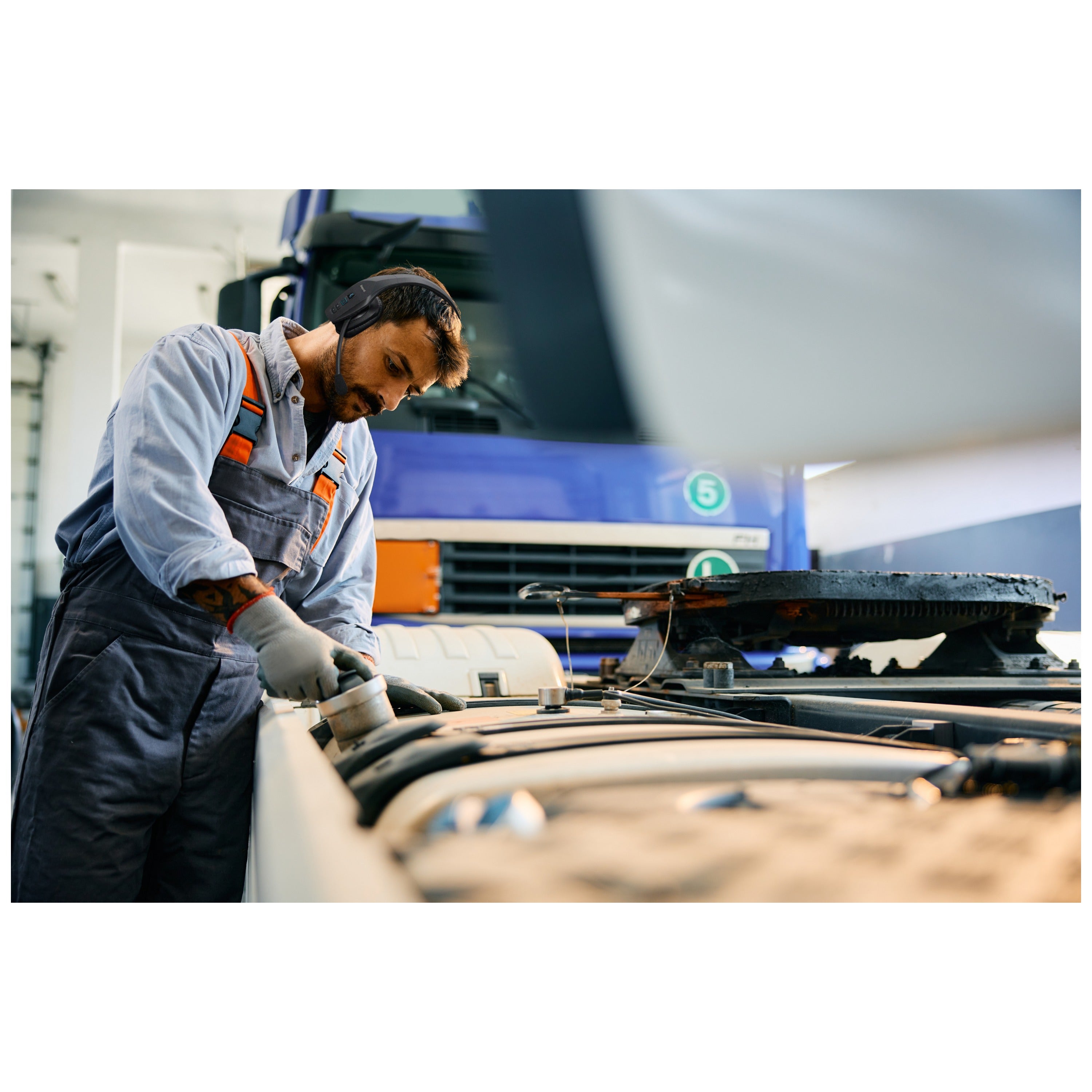 BlueParrott S650-XT 2-in-1 Convertible Bluetooth® Headset with Active Noise Cancellation (ANC)