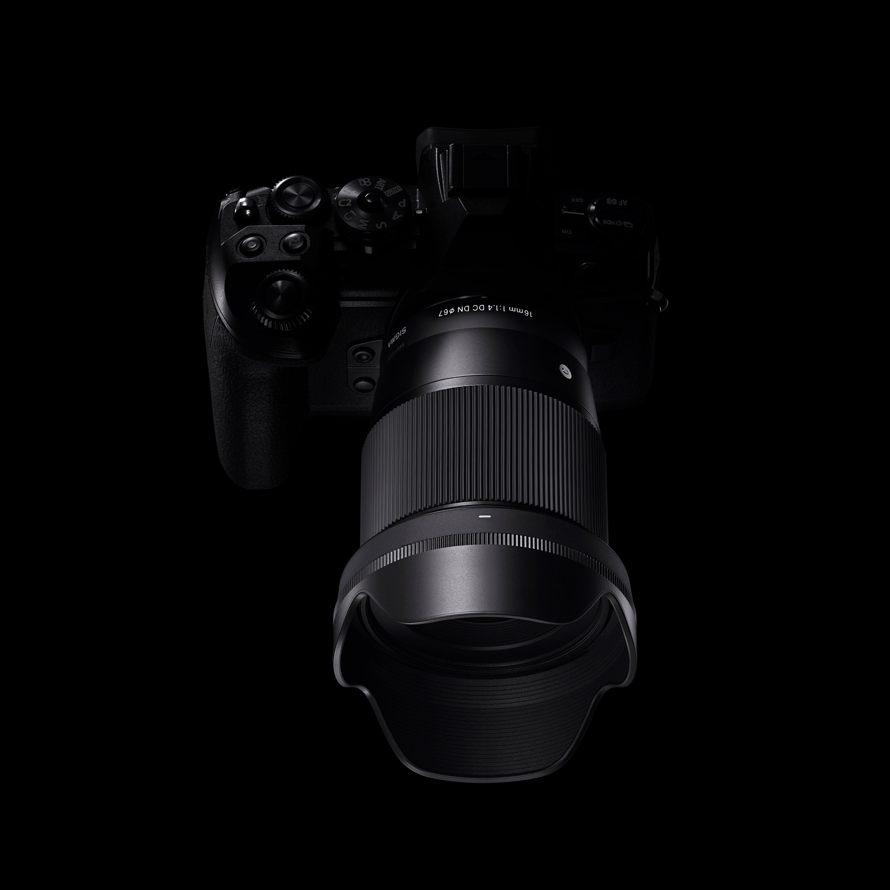 SIGMA - ＳＩＧＭＡ　ＥＦ－Ｍ　１６ｍｍ　Ｆ１．４ＤＣ　ＤＮ（Ｃ） Amazon.com : Sigma 402963 16mm f/1.4 DC DN Contemporary Lens